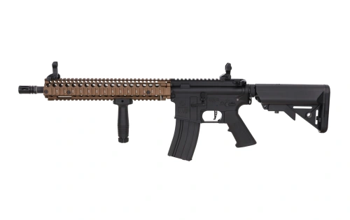 Colt x Daniel Defense MK18 SA-P26 PRIME BLDC Karabin szturmowy AEG 14.5" - Chaos Bronze